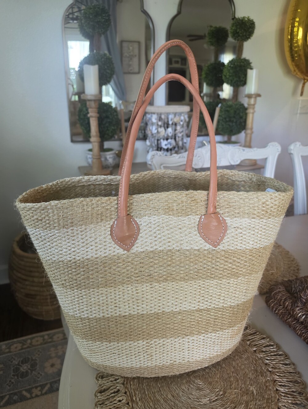 Crown And Ivy Straw Tote - Picture 4 of 5